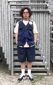 大熱天就是愛背心