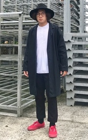 紅鞋男孩