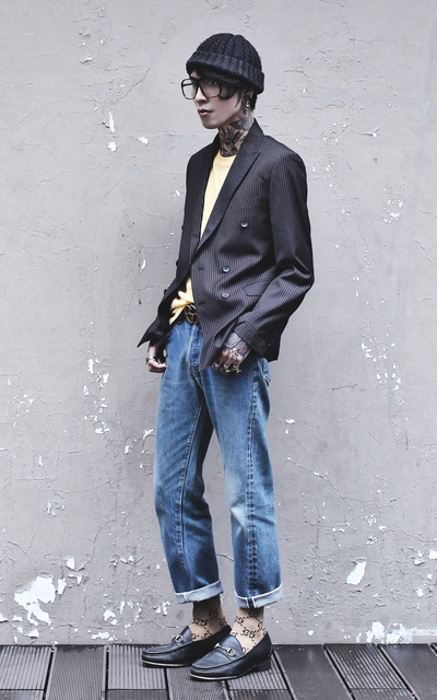 LOOK 19