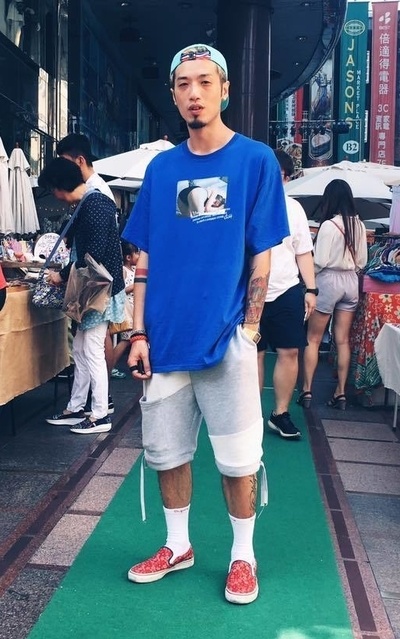 靠衣服變焦點