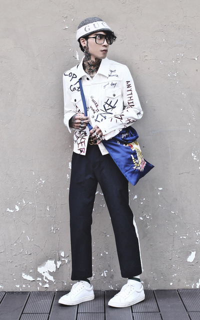 LOOK23