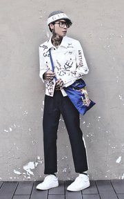 LOOK23