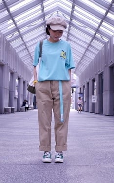 卡其色