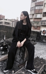 ALL BLACK 黑色西裝料質落地寬褲