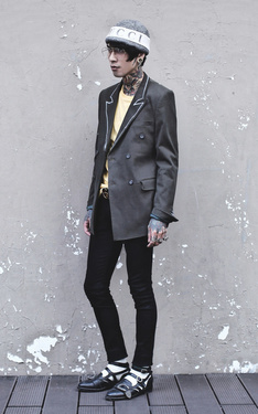 LOOK 32