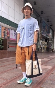 招牌假笑