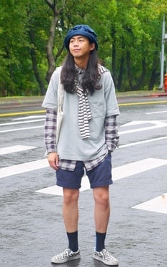 冷冷的冰雨在臉上胡亂的拍 