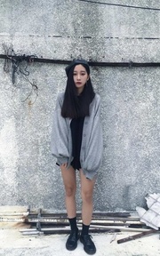 黑灰簡約穿搭