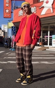 格紋長褲+飛行外套