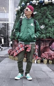 聖 誕 樹 與 我 合 照
