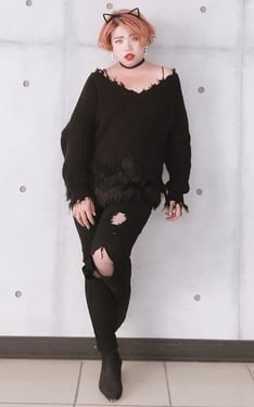 V領針織毛衣X破褲