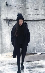 很久沒穿黑色窄褲
