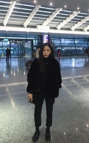 機場全黑穿搭