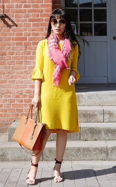 時尚穿搭：芥末黃洋裝
