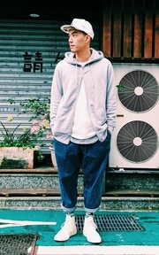 BORN2WEAR