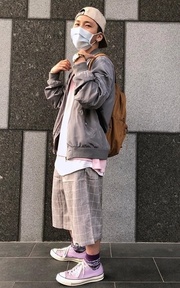 灰灰的