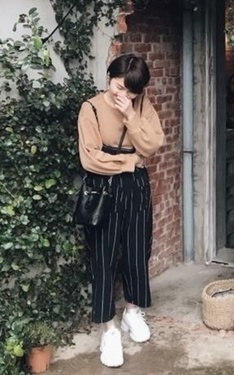 Outfit. 33