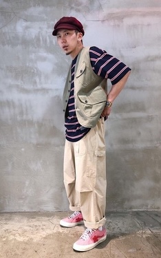 條紋+工裝背心+寬褲