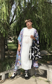 樹下橋上の胖子