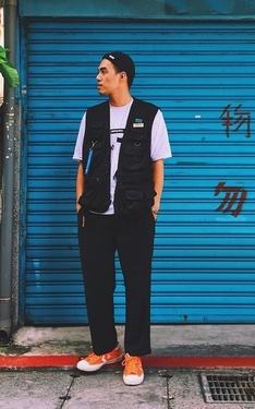 BORN2WEAR