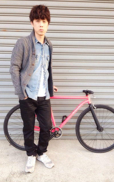 踩腳踏車