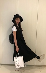 純樸黑白少女