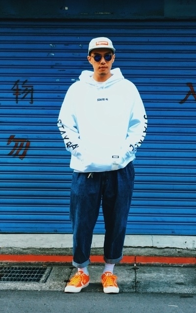 白與藍
