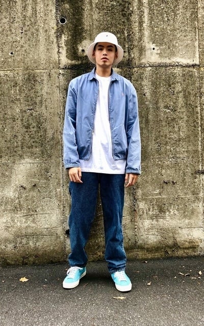 周一走在藍色搭配