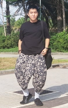 泛黃的青花瓷
