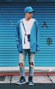 B L U E