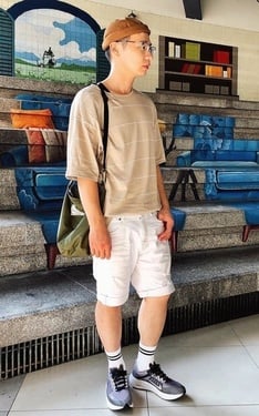 卡其白