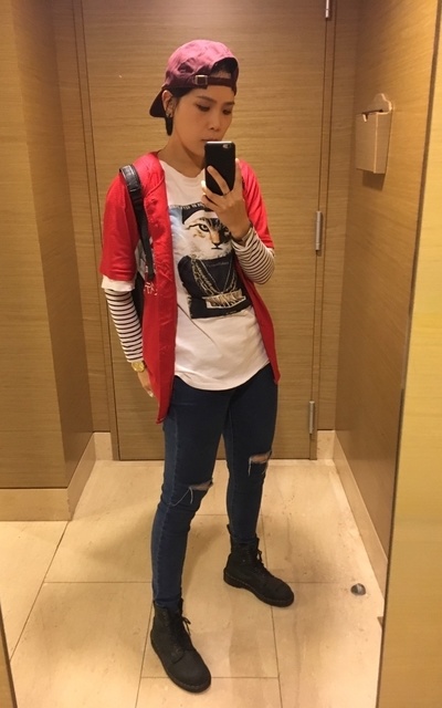 把醜棒球制服搭配出自己的態度,跩貓訴說了一切
