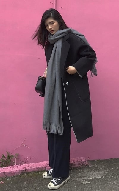 黑色