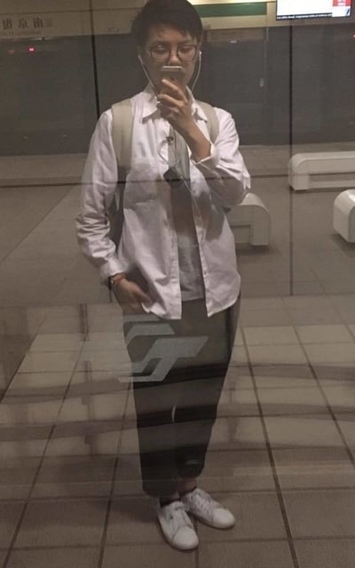 簡單灰白