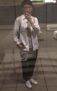簡單灰白