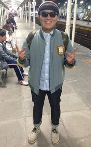 穿老爸的古著逛古著市集