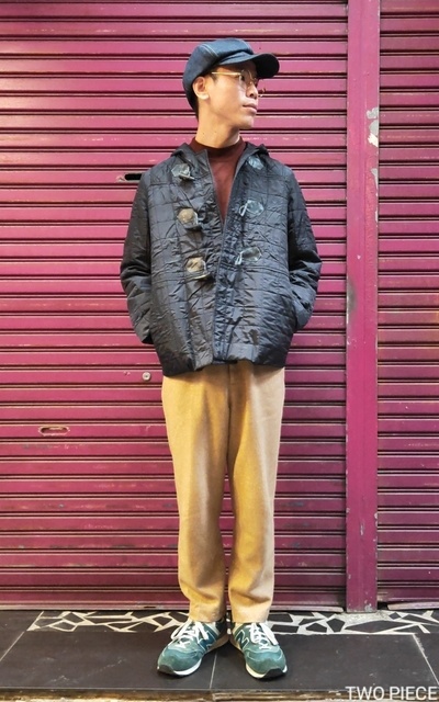黑色牛角扣連帽外套