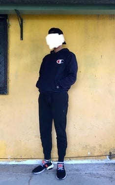 唉最近都不知道要穿什麼