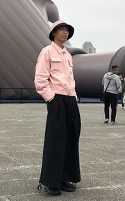粉紅男孩??想戴兩頂帽子