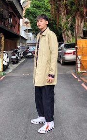 卡其色大愛