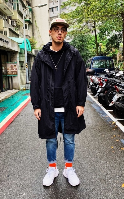 BORN2WEAR