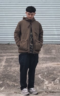 駝色 x 深藍