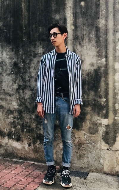 條紋控舉手