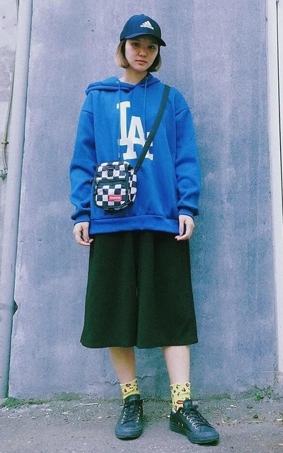 LA