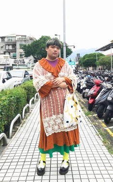 咖啡色の胖子