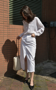 W white