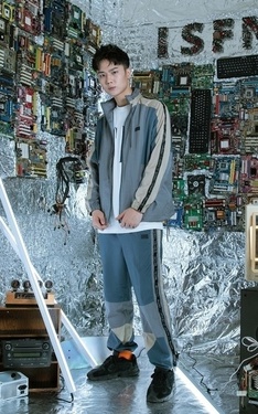 穿好運動服準備 Back to the Future