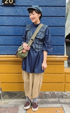 藍色Ｘ卡其