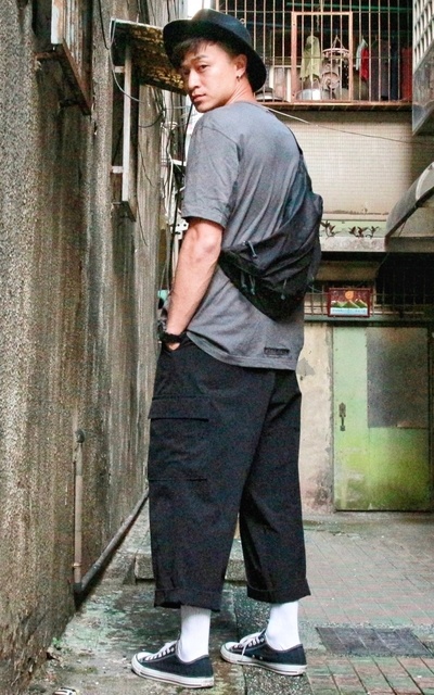 寬鬆深色做一個主軸
