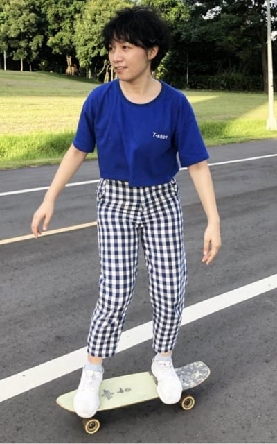 滑板少女